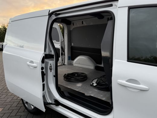 Nissan Townstar N-Connecta TEKNA L2H1 / 45 kWh / 100% Elektrisch / Fabrieksgarantie / 10.674 km / Camera / ECC / ... ActivLease financial lease