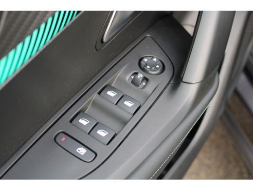 Peugeot 2008 1.2 PureTech Allure Pack | Automaat | Navi by app | Camera | 3D Instrumentenpaneel | Apple carpla... ActivLease financial lease