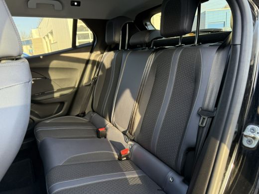 Peugeot 2008 Allure | Achteruitrijcamera | Airco (automatisch) | Cruise control ActivLease financial lease