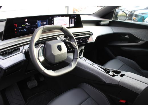 Peugeot e-3008 Allure Avantage 210 73 kWh | Automaat | Navigatie | Camera | Fase 3 laden | BTW | 2025 | 2.000km | ActivLease financial lease