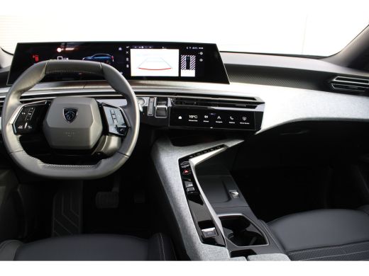 Peugeot e-3008 Allure Avantage 210 73 kWh | Automaat | Navigatie | Camera | Fase 3 laden | BTW | 2025 | 2.000km | ActivLease financial lease