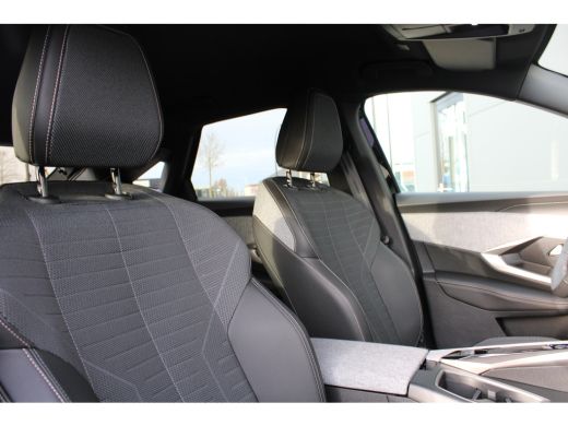 Peugeot e-3008 Allure Avantage 210 73 kWh | Automaat | Navigatie | Camera | Fase 3 laden | BTW | 2025 | 2.000km | ActivLease financial lease