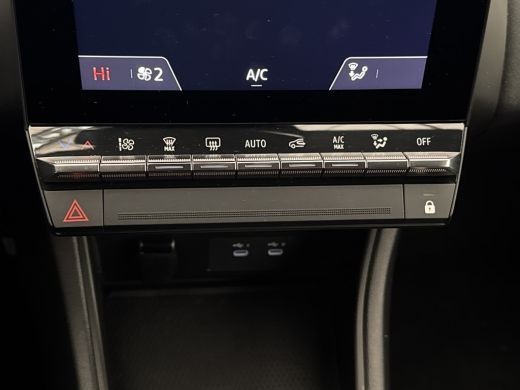 Renault Captur 1.6 E-Tech full hybrid 145 evolution Camera | Groot Scherm | 18" Lichtmetaal | Parkeersensoren | ... ActivLease financial lease