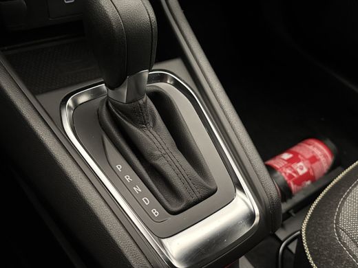 Renault Captur 1.6 E-Tech full hybrid 145 evolution Camera | Groot Scherm | 18" Lichtmetaal | Parkeersensoren | ... ActivLease financial lease