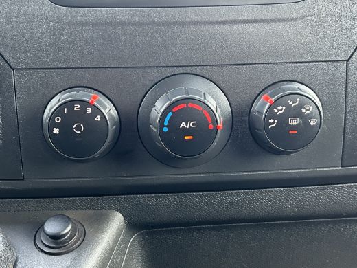 Renault Master T35 2.3 dCi 131 PK / L4H1 / 1e EIG / 5 METER LAADBAK / 3 TONS TREKHAAK / 77.052 KM !! / AIRCO / C... ActivLease financial lease