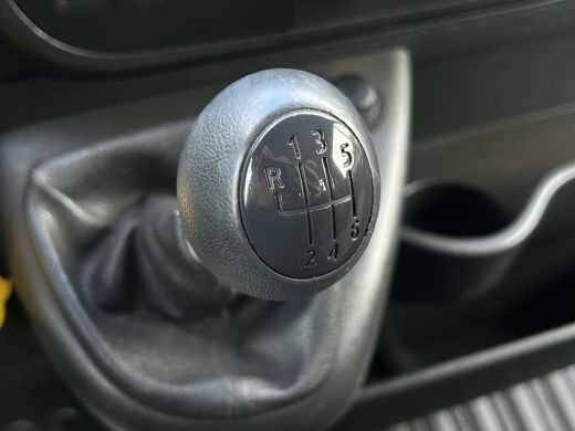 Renault Master T35 2.3 dCi 131 PK / L4H1 / 1e EIG / 5 METER LAADBAK / 3 TONS TREKHAAK / 77.052 KM !! / AIRCO / C... ActivLease financial lease