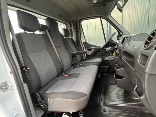 Renault Master T35 2.3 dCi 131 PK / L4H1 / 1e EIG / 5 METER LAADBAK / 3 TONS TREKHAAK / 77.052 KM !! / AIRCO / C... ActivLease financial lease