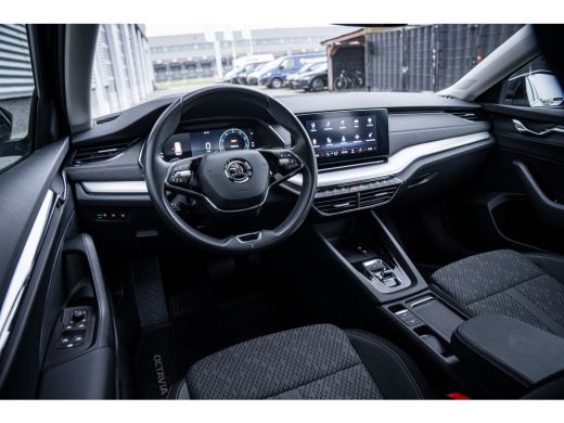 Skoda Octavia Combi 1.4 TSI iV PHEV Business Edition Plus | Cruise control adaptief | LED koplampen | Voorstoel... ActivLease financial lease