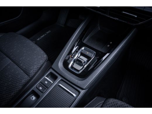 Skoda Octavia Combi 1.4 TSI iV PHEV Business Edition Plus | Cruise control adaptief | LED koplampen | Voorstoel... ActivLease financial lease