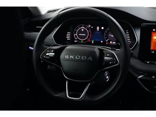 Skoda Octavia Combi 1.5 TSI MHEV 110PK Selection | TREKHAAK | CAMERA ACHTER | ELEKTR. KOFFERBAKKLEP | ADAPT. CR... ActivLease financial lease