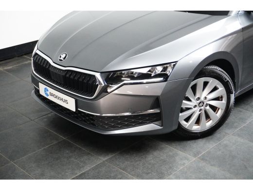 Skoda Octavia Combi 1.5 TSI MHEV 110PK Selection | TREKHAAK | CAMERA ACHTER | ELEKTR. KOFFERBAKKLEP | ADAPT. CR... ActivLease financial lease