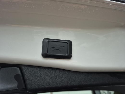 Toyota RAV4 2.5 Hybrid AWD Style | Navigatie | Apple CarPlay/Android auto | Achteruitrijcamera | Trekhaak ActivLease financial lease