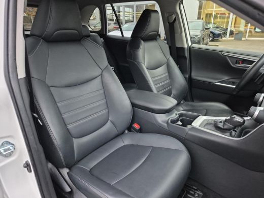 Toyota RAV4 2.5 Hybrid AWD Style | Navigatie | Apple CarPlay/Android auto | Achteruitrijcamera | Trekhaak ActivLease financial lease
