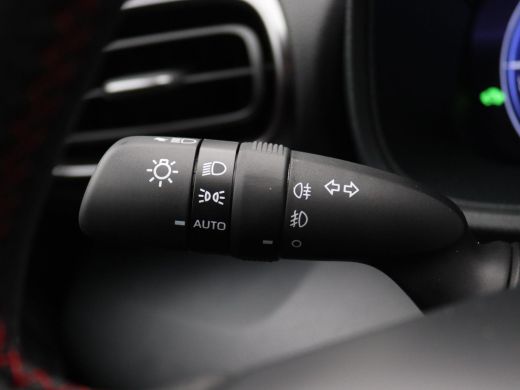 Toyota Yaris Cross 1.5 Hybrid GR Sport 130PK Aut. 18" LM Velgen, Elektr. Achterklep, Keyless, Achteruitrijcamera, Na... ActivLease financial lease