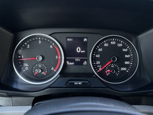 Volkswagen Crafter 2.0 TDI 102 PK / PICK UP / 1e EIG. / TREKHAAK / AIRCO / CRUISE / 2.500 KG AHG / 3-ZITS / APPLE CA... ActivLease financial lease