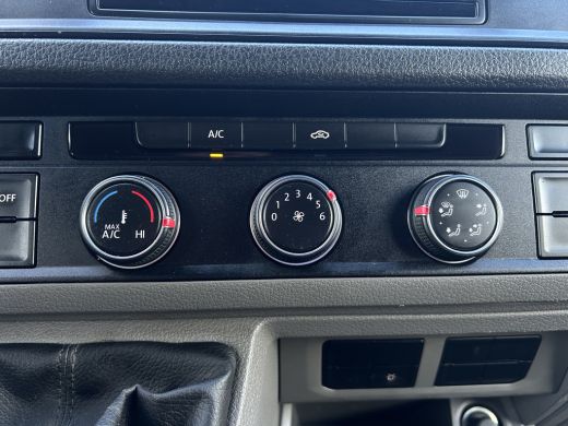 Volkswagen Crafter 2.0 TDI 102 PK / PICK UP / 1e EIG. / TREKHAAK / AIRCO / CRUISE / 2.500 KG AHG / 3-ZITS / APPLE CA... ActivLease financial lease