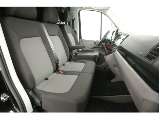 Volkswagen Crafter 35 2.0 TDI L3H3 | 140PK | BPM VRIJ | 3000KG | Airco | Cruise | Camera | Carplay | 3-Zits | Navi |... ActivLease financial lease