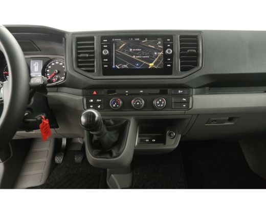 Volkswagen Crafter 35 2.0 TDI L3H3 | 140PK | BPM VRIJ | 3000KG | Airco | Cruise | Camera | Carplay | 3-Zits | Navi |... ActivLease financial lease