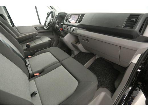 Volkswagen Crafter 35 2.0 TDI L3H3 | 140PK | BPM VRIJ | 3000KG | Airco | Cruise | Camera | Carplay | 3-Zits | Navi |... ActivLease financial lease