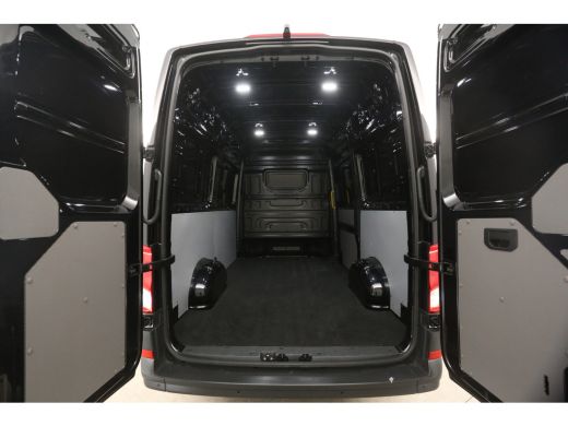 Volkswagen Crafter 35 2.0 TDI L3H3 | 140PK | BPM VRIJ | 3000KG | Airco | Cruise | Camera | Carplay | 3-Zits | Navi |... ActivLease financial lease
