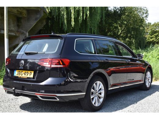 Volkswagen Passat Variant GTE 218PK DSG HYBRID GTE BUSINESS CAMERA/NAVI/TREKHAAK ActivLease financial lease