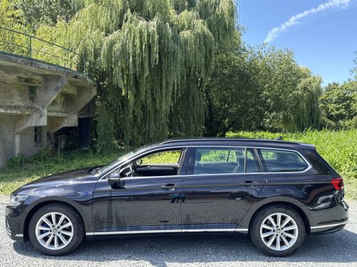 Volkswagen Passat Variant GTE 218PK DSG HYBRID GTE BUSINESS CAMERA/NAVI/TREKHAAK ActivLease financial lease
