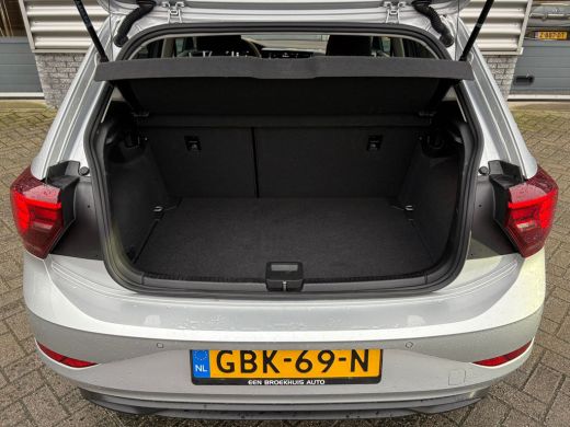 Volkswagen Polo 1.0 TSI Life Edition | Apple Carplay | Stoelverwarming | A-uitrijcamera | Climatronic | 15 inch L... ActivLease financial lease