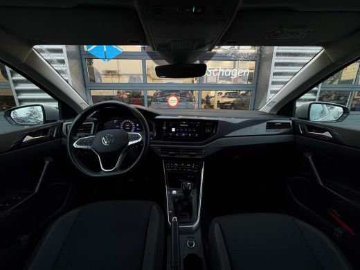 Volkswagen Polo 1.0 TSI Life Edition | Apple Carplay | Stoelverwarming | A-uitrijcamera | Climatronic | 15 inch L... ActivLease financial lease