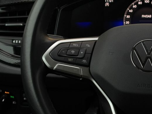 Volkswagen Polo 1.0 TSI Life Edition | Apple Carplay | Stoelverwarming | A-uitrijcamera | Climatronic | 15 inch L... ActivLease financial lease