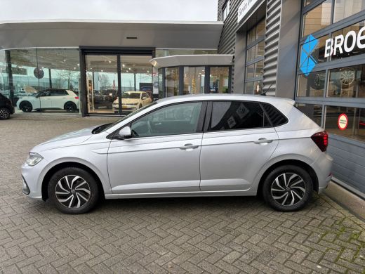 Volkswagen Polo 1.0 TSI Life Edition | Apple Carplay | Stoelverwarming | A-uitrijcamera | Climatronic | 15 inch L... ActivLease financial lease