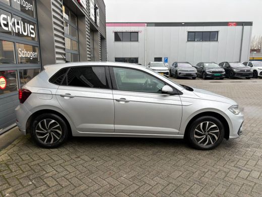 Volkswagen Polo 1.0 TSI Life Edition | Apple Carplay | Stoelverwarming | A-uitrijcamera | Climatronic | 15 inch L... ActivLease financial lease