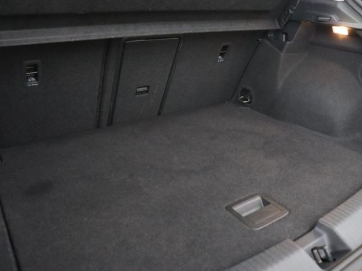 Volkswagen T-Roc 1.0 TSI Style | Camera | Carplay | Climate control | Full LED | Navigatie | Adaptive cruise | Par... ActivLease financial lease