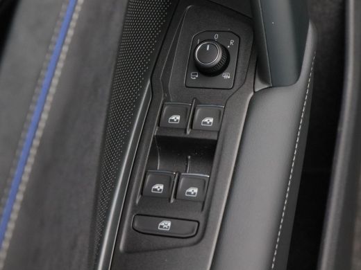 Volkswagen Tayron 1.5 eHybrid 272 Pk Automaat R-Line Edition | Black Style | Panoramadak | Trekhaak | 20 Inch | Ful... ActivLease financial lease