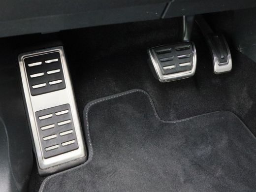 Volkswagen Tayron 1.5 eHybrid 272 Pk Automaat R-Line Edition | Black Style | Panoramadak | Trekhaak | 20 Inch | Ful... ActivLease financial lease