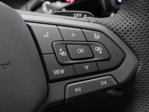 Volkswagen Tayron 1.5 eHybrid 272 Pk Automaat R-Line Edition | Black Style | Panoramadak | Trekhaak | 20 Inch | Ful... ActivLease financial lease