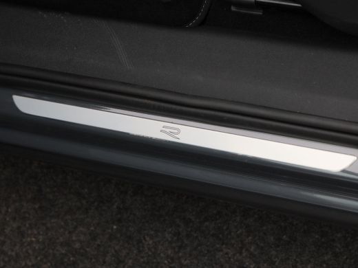 Volkswagen Tayron 1.5 eHybrid 272 Pk Automaat R-Line Edition | Black Style | Panoramadak | Trekhaak | 20 Inch | Ful... ActivLease financial lease