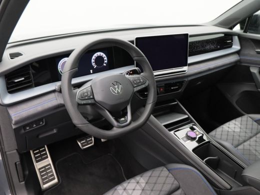 Volkswagen Tayron 1.5 eHybrid 272 Pk Automaat R-Line Edition | Black Style | Panoramadak | Trekhaak | 20 Inch | Ful... ActivLease financial lease