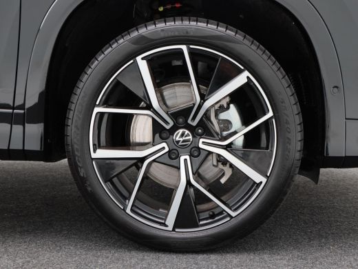 Volkswagen Tayron 1.5 eHybrid 272 Pk Automaat R-Line Edition | Black Style | Panoramadak | Trekhaak | 20 Inch | Ful... ActivLease financial lease