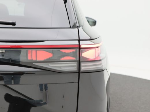 Volkswagen Tayron 1.5 eHybrid 272 Pk Automaat R-Line Edition | Black Style | Panoramadak | Trekhaak | 20 Inch | Ful... ActivLease financial lease