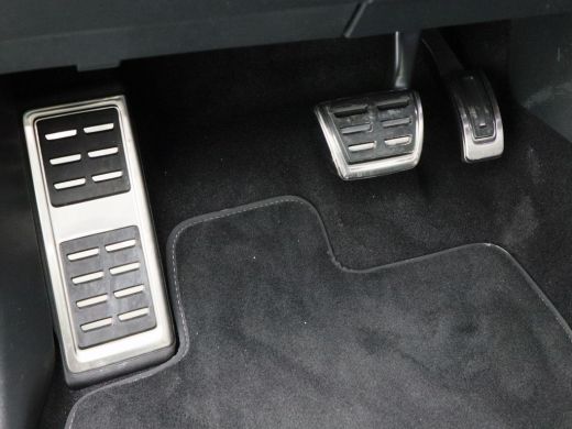 Volkswagen Tayron 1.5 eHybrid 272 Pk Automaat R-Line Edition | Black Style | Panoramadak | Trekhaak | 20 Inch | Ful... ActivLease financial lease