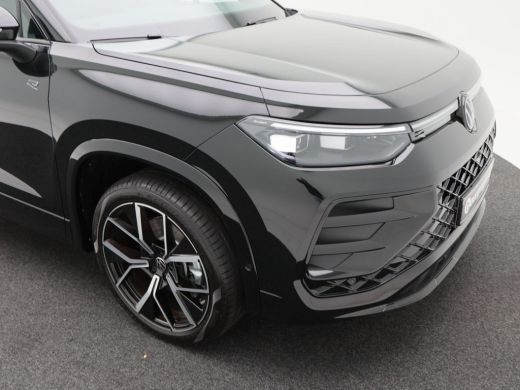 Volkswagen Tayron 1.5 eHybrid 272 Pk Automaat R-Line Edition | Black Style | Panoramadak | Trekhaak | 20 Inch | Ful... ActivLease financial lease