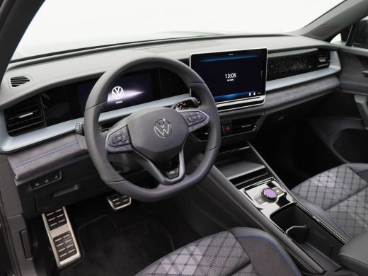 Volkswagen Tayron 1.5 eHybrid 272 Pk Automaat R-Line Edition | Black Style | Panoramadak | Trekhaak | 20 Inch | Ful... ActivLease financial lease