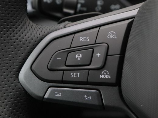 Volkswagen Tayron 1.5 eHybrid 272 Pk Automaat R-Line Edition | Black Style | Panoramadak | Trekhaak | 20 Inch | Ful... ActivLease financial lease