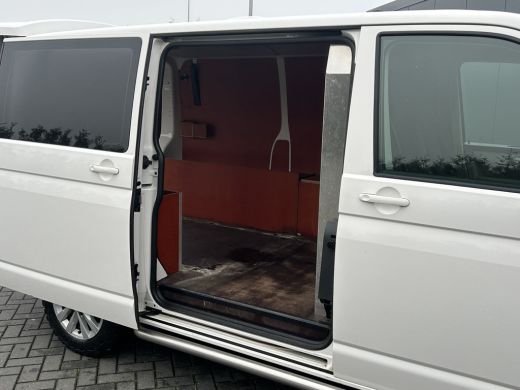 Volkswagen Transporter 2.0 TDI 150 PK / 4MOTION / 1e EIG. / L1H1 / TREKHAAK / ACHTERKLEP / AIRCO / CRUISE / 3-ZITS ActivLease financial lease