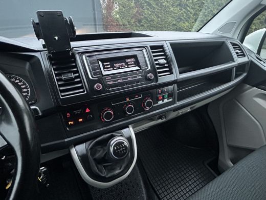 Volkswagen Transporter 2.0 TDI 150 PK / 4MOTION / 1e EIG. / L1H1 / TREKHAAK / ACHTERKLEP / AIRCO / CRUISE / 3-ZITS ActivLease financial lease