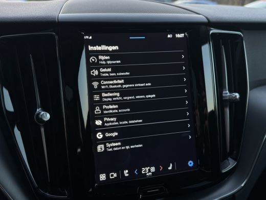 Volvo  XC60 2.0 T6 Plug-in hybrid AWD Core Bright Long Range | Climate Pack | Pano | Adaptieve CC | BLIS | Ca... ActivLease financial lease