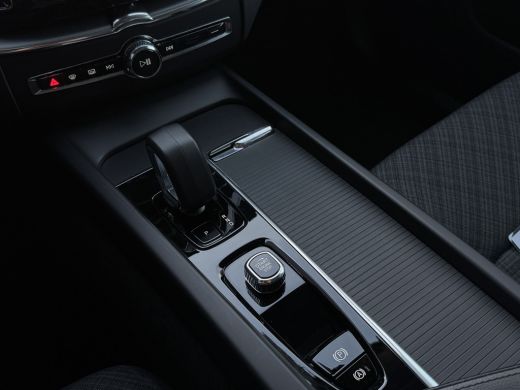 Volvo  XC60 2.0 T6 Plug-in hybrid AWD Core Bright Long Range | Climate Pack | Pano | Adaptieve CC | BLIS | Ca... ActivLease financial lease