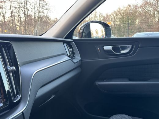 Volvo  XC60 2.0 T6 Plug-in hybrid AWD Core Bright Long Range | Climate Pack | Pano | Adaptieve CC | BLIS | Ca... ActivLease financial lease