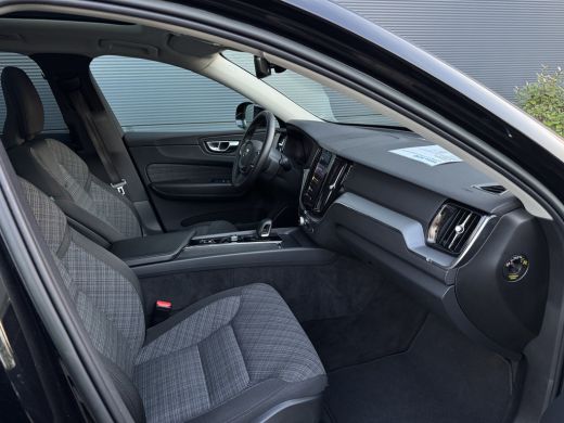 Volvo  XC60 2.0 T6 Plug-in hybrid AWD Core Bright Long Range | Climate Pack | Pano | Adaptieve CC | BLIS | Ca... ActivLease financial lease