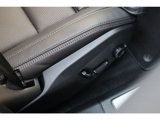 Volvo  XC60 T6 350PK Ultra Black Edition Trekhaak | Luchtvering | Getint Glas | 360&deg; | B&W Audio ActivLease financial lease